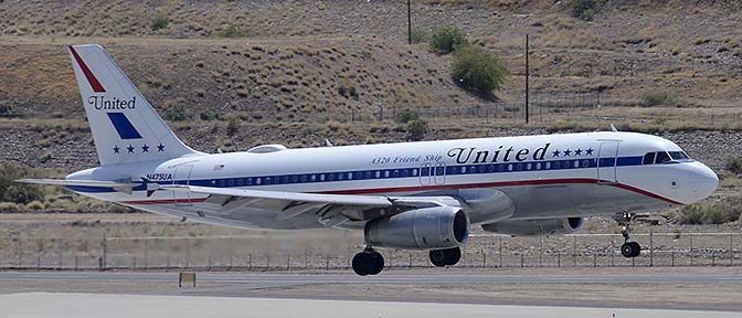 United Airlines Airbus A320 Friend Ship N475UA, Phoenix Sky Harbor, April 12, 2015